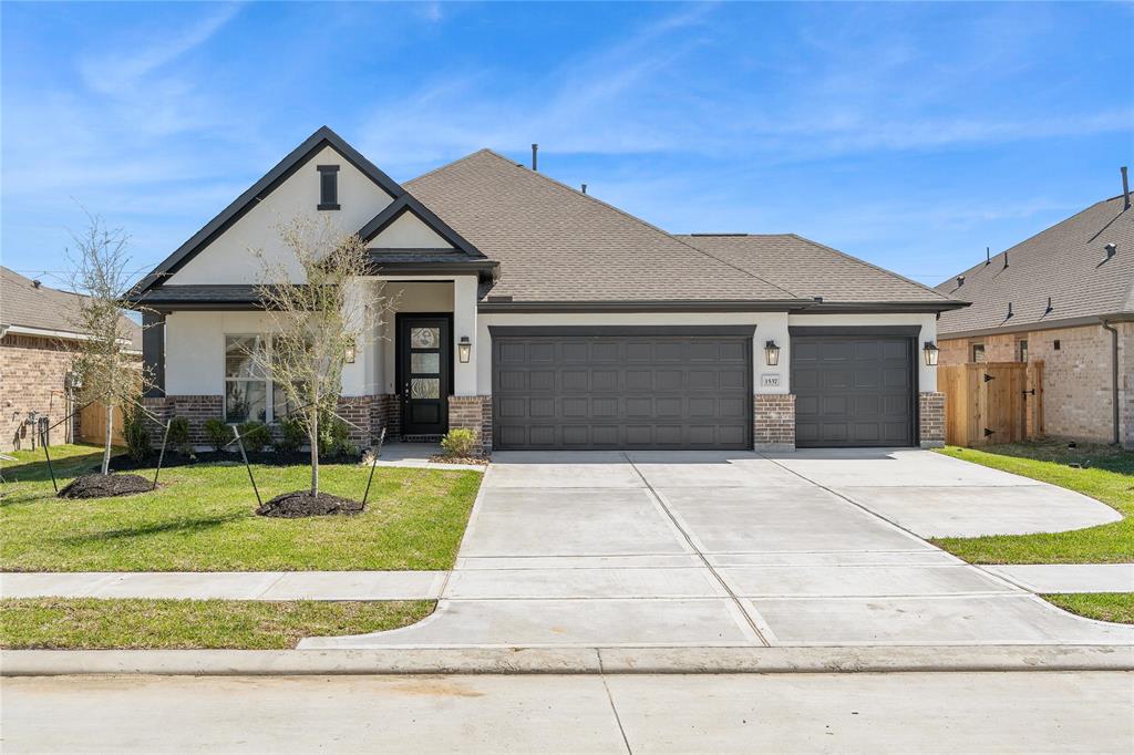 1537 Apache Heights Drive, Dayton, Texas image 2