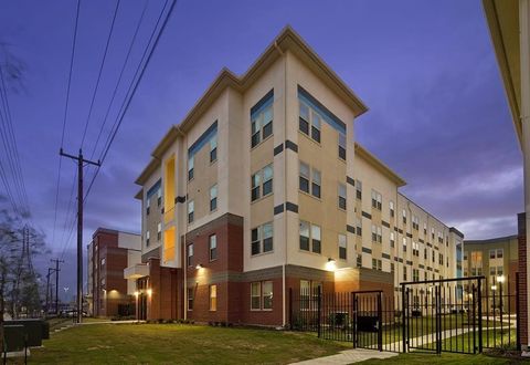 Condo For Rent - 703 N San Marcos St<br/> San Antonio, TX 78207