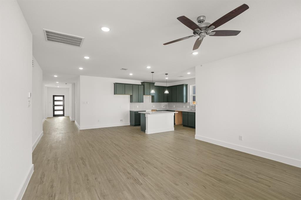 4607 Coral Bean Street, Pinehurst, Texas image 4