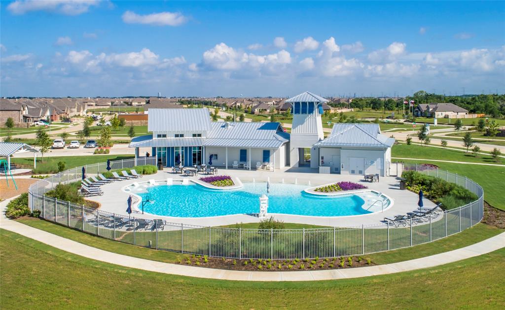 4705 Gully Marin Lane, League City, Texas image 13