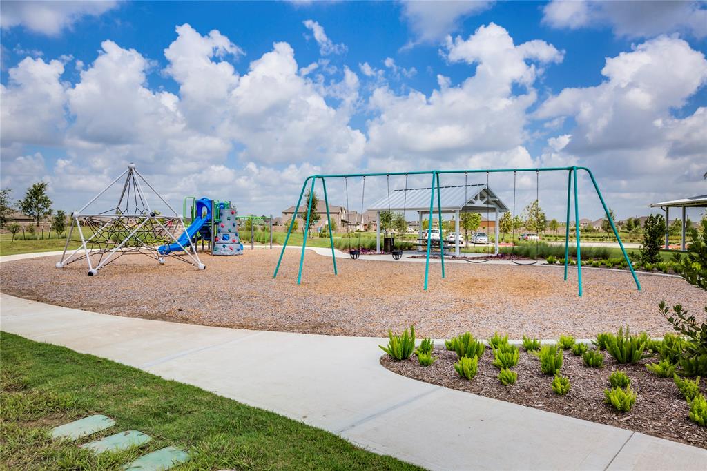 4705 Gully Marin Lane, League City, Texas image 6
