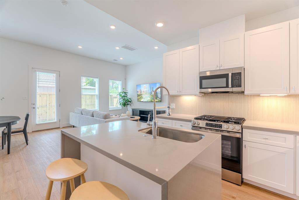 7608 Victory Reserve Streets, Houston, Texas image 18