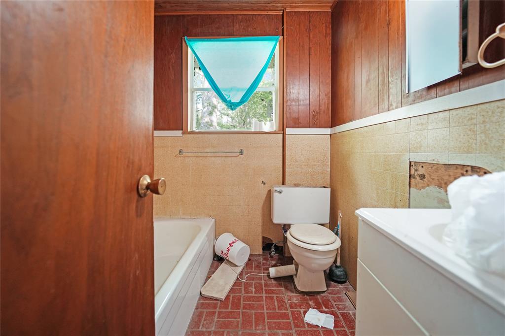 691 County Road 1333, Liberty, Texas image 11