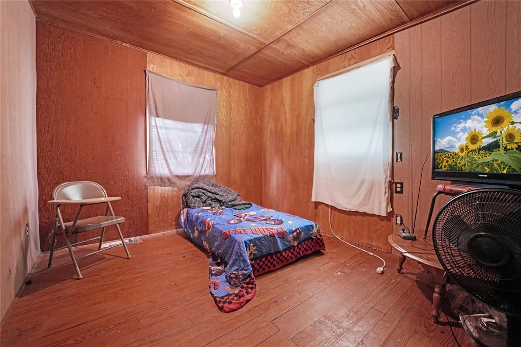 691 County Road 1333, Liberty, Texas image 13