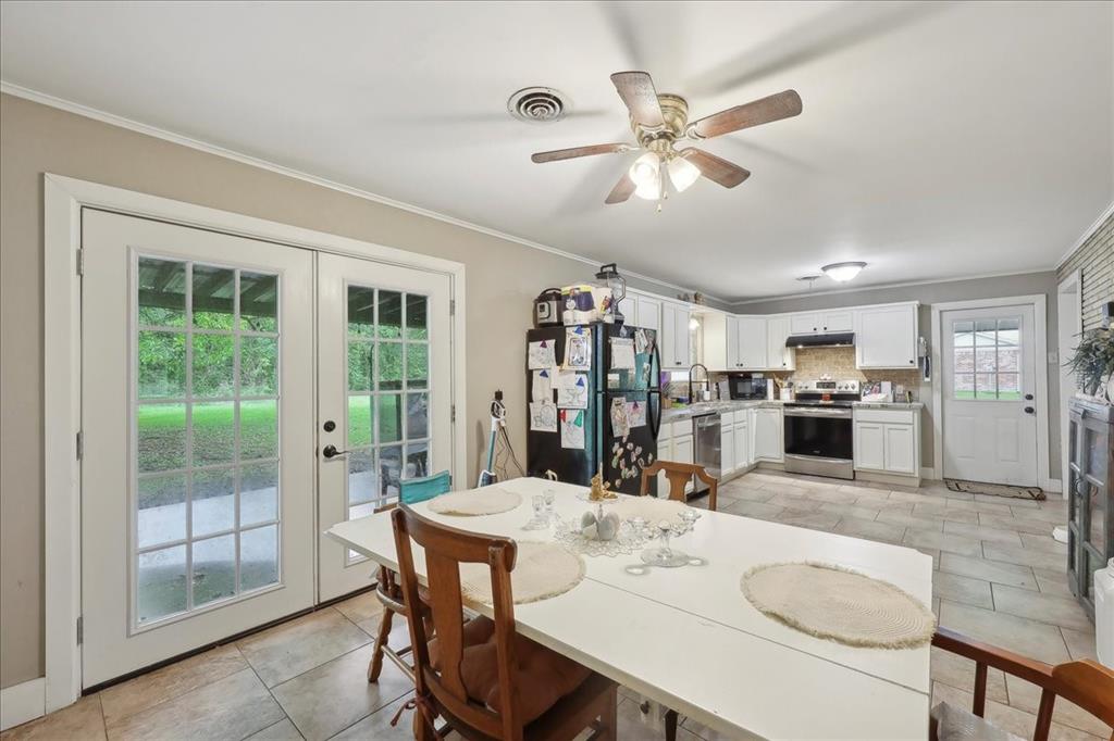 370 Woodlawn Street, Vidor, Texas image 5