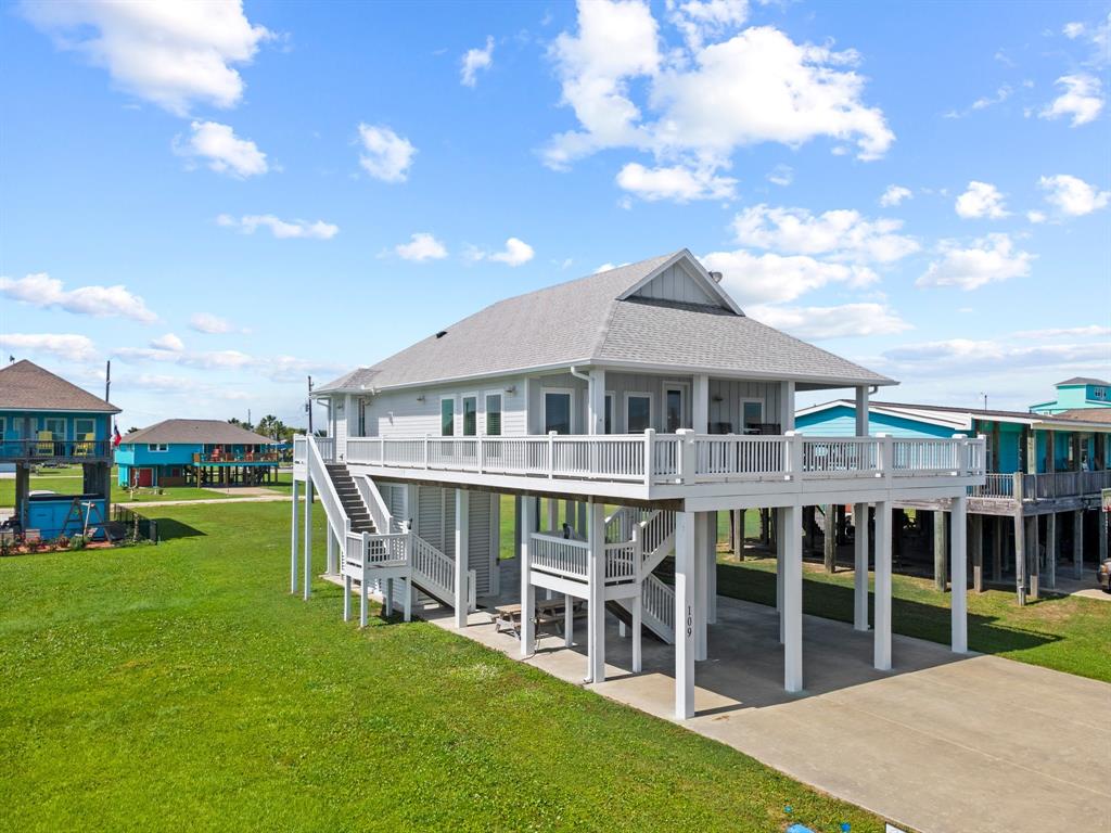 109 Ocean View Drive, Crystal Beach, Texas image 2