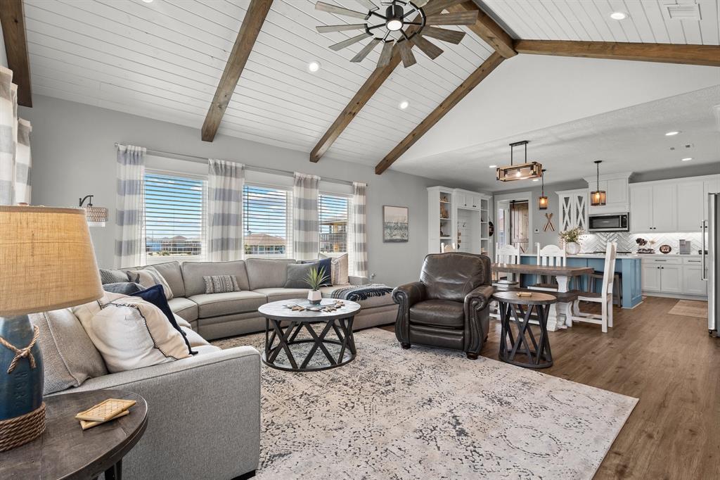 109 Ocean View Drive, Crystal Beach, Texas image 6