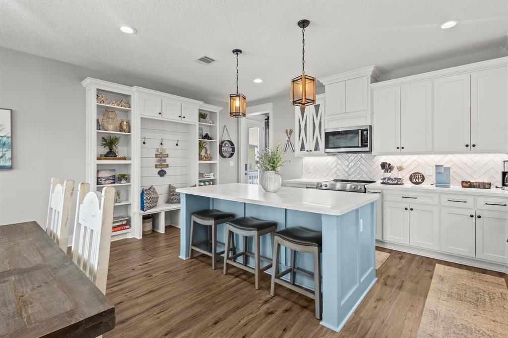109 Ocean View Drive, Crystal Beach, Texas image 12