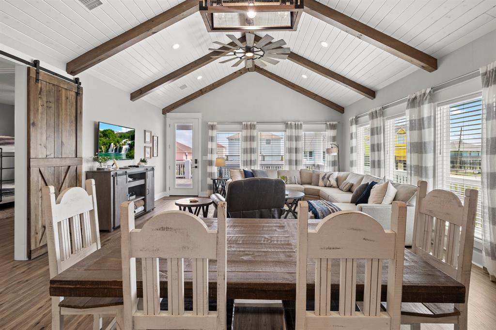 109 Ocean View Drive, Crystal Beach, Texas image 10