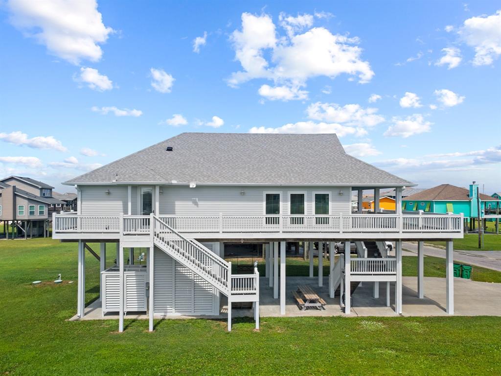 109 Ocean View Drive, Crystal Beach, Texas image 3