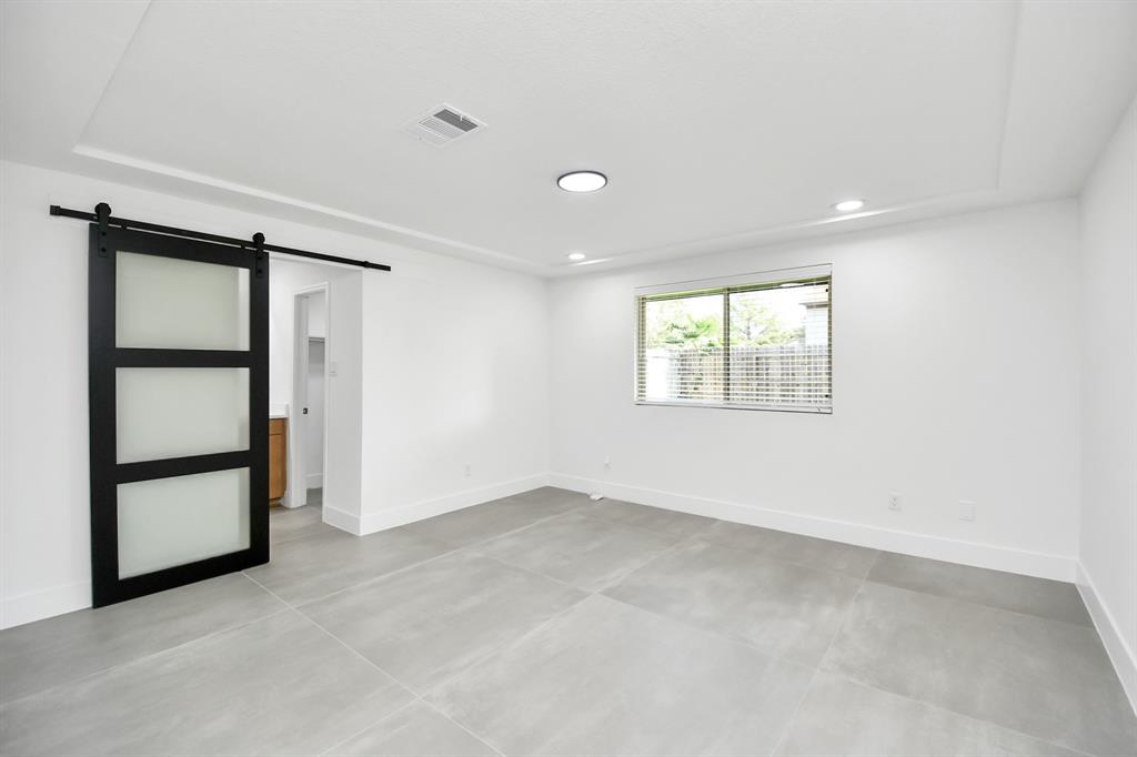 8906 Enchanted Forest Drive, Houston, Texas image 27