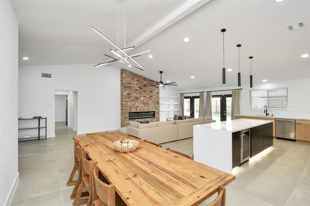 8906 Enchanted Forest Drive, Houston, Texas image 18
