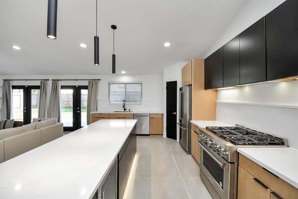 8906 Enchanted Forest Drive, Houston, Texas image 24