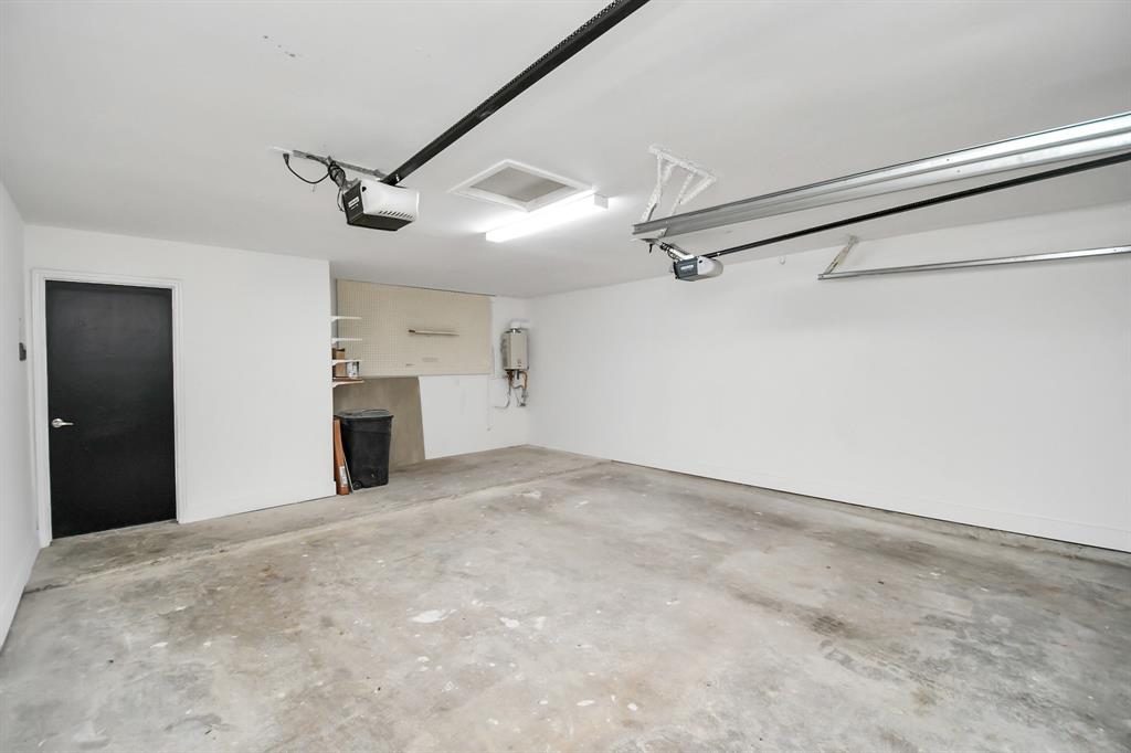 8906 Enchanted Forest Drive, Houston, Texas image 39