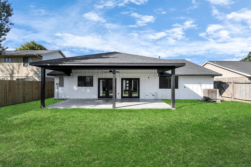8906 Enchanted Forest Drive, Houston, Texas image 42