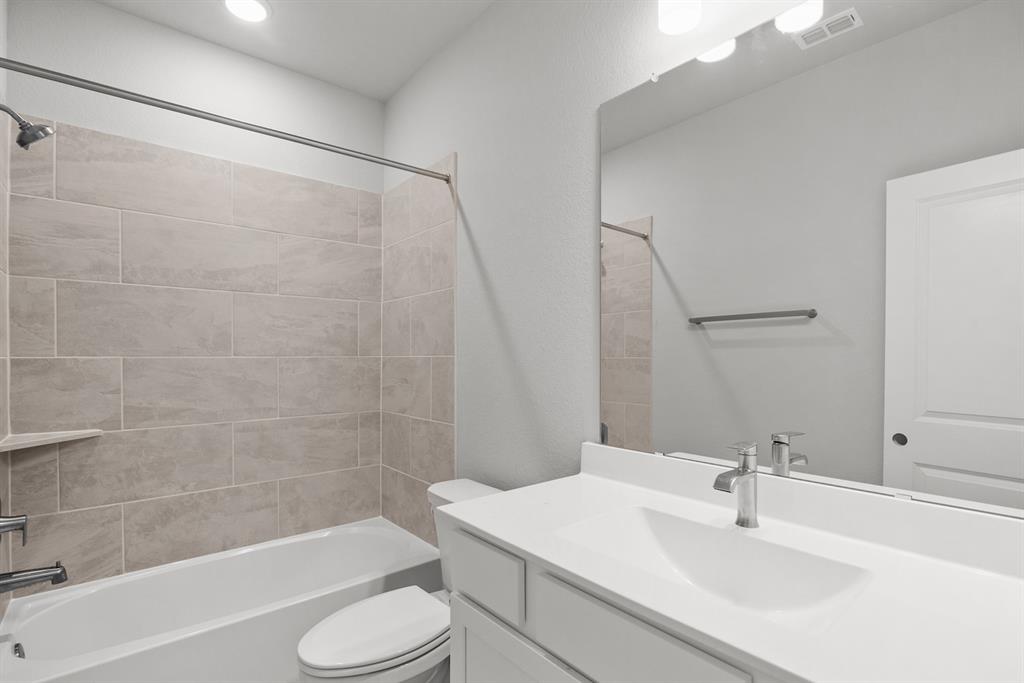 5827 Pink Coral Lane, Manvel, Texas image 38