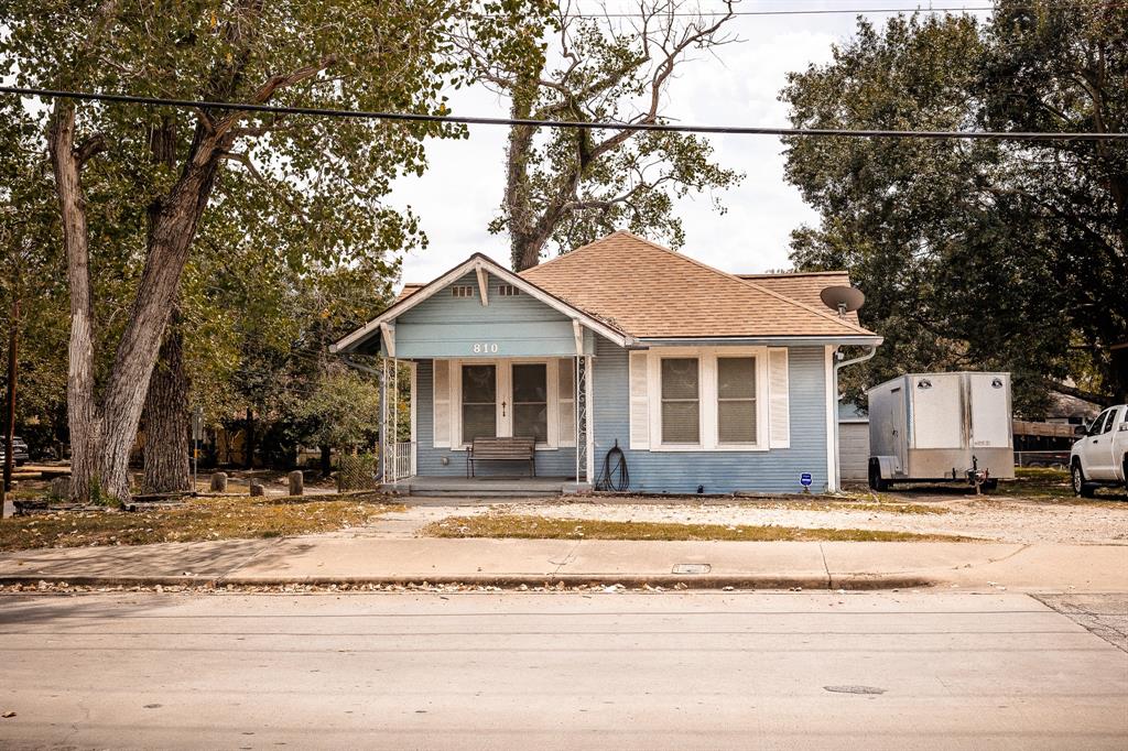 810 E Academy Street, Brenham, Texas image 21