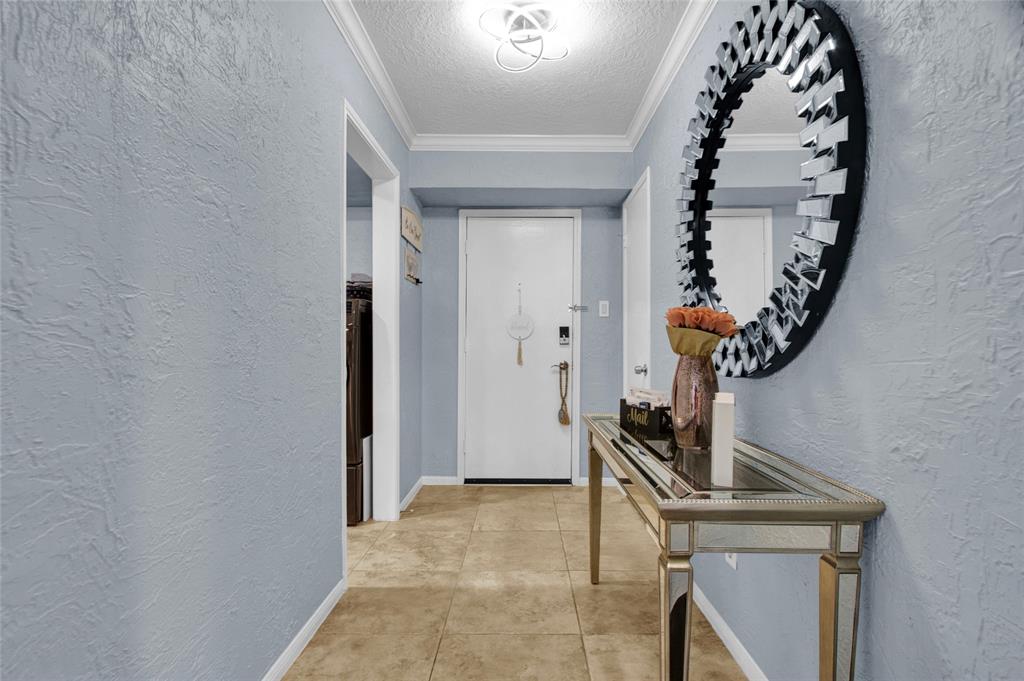 351 N Post Oak Lane #610, Houston, Texas image 2