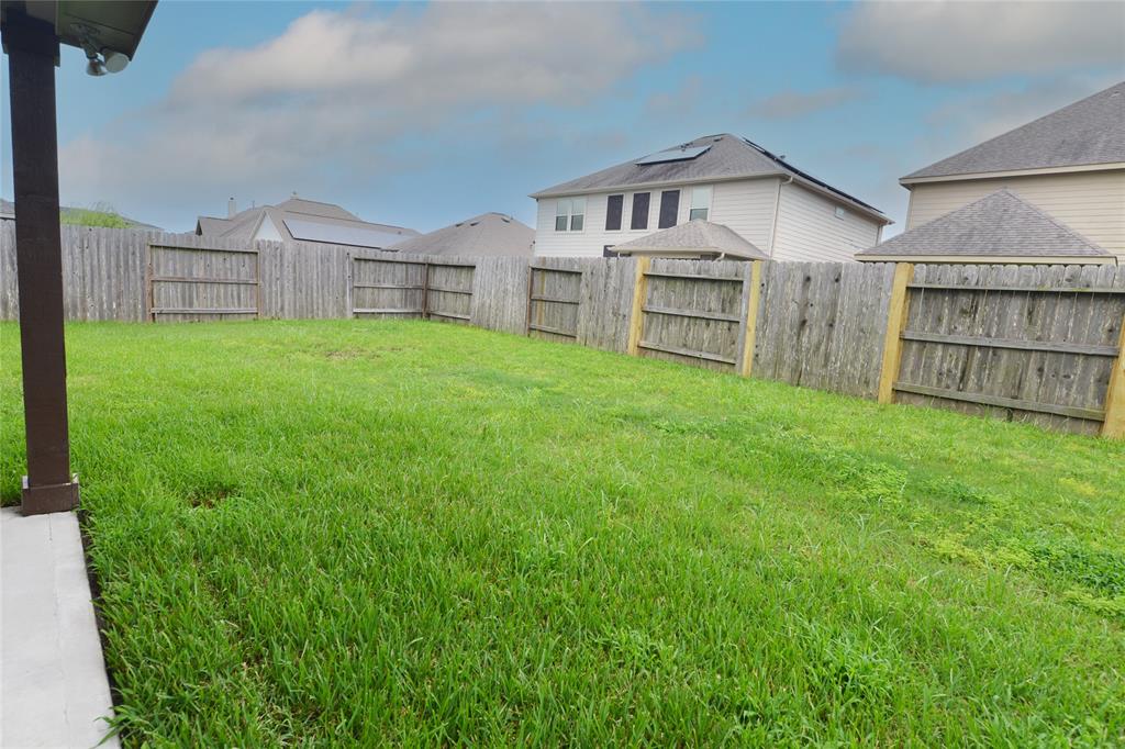 12421 Berberry Drive, Texas City, Texas image 22