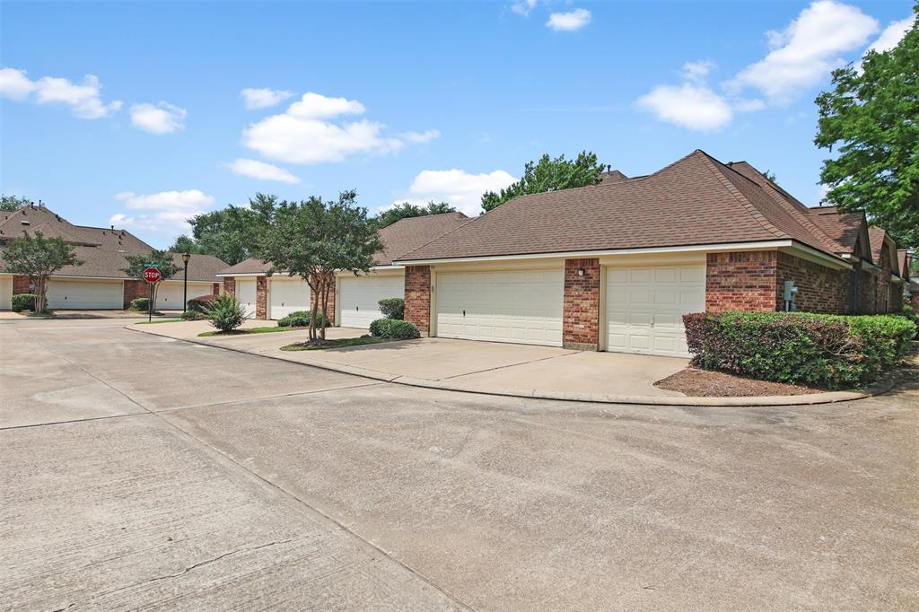 202 Iris Park Court, Houston, Texas image 27