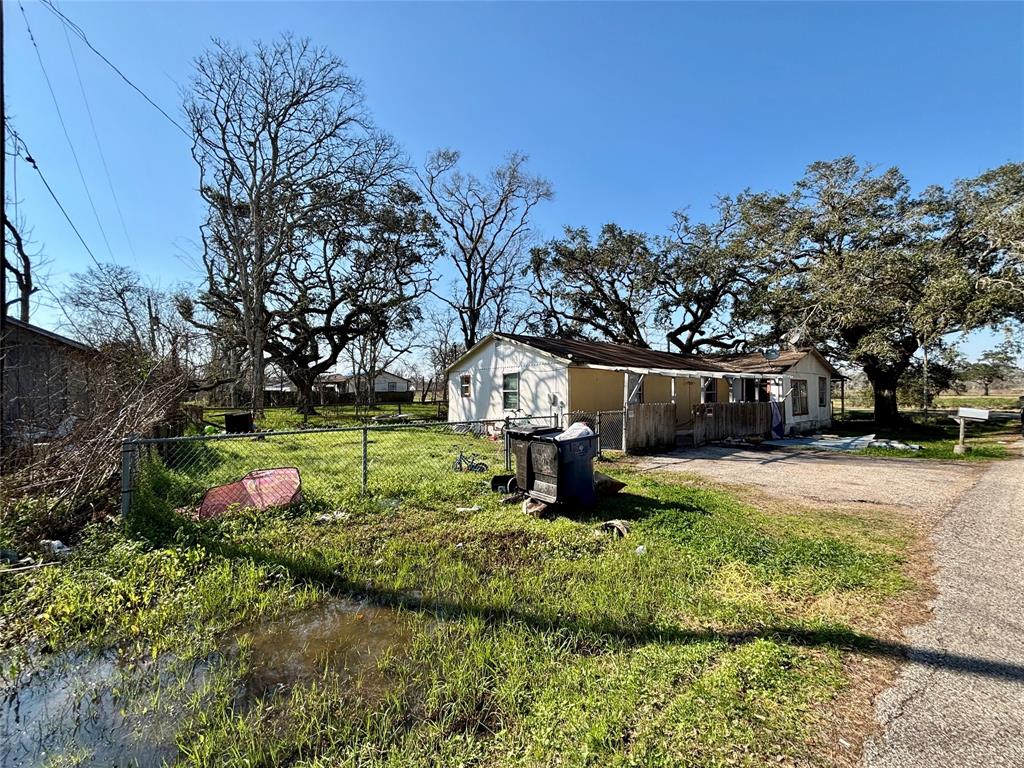 306 Oak Street, Brazoria, Texas image 2