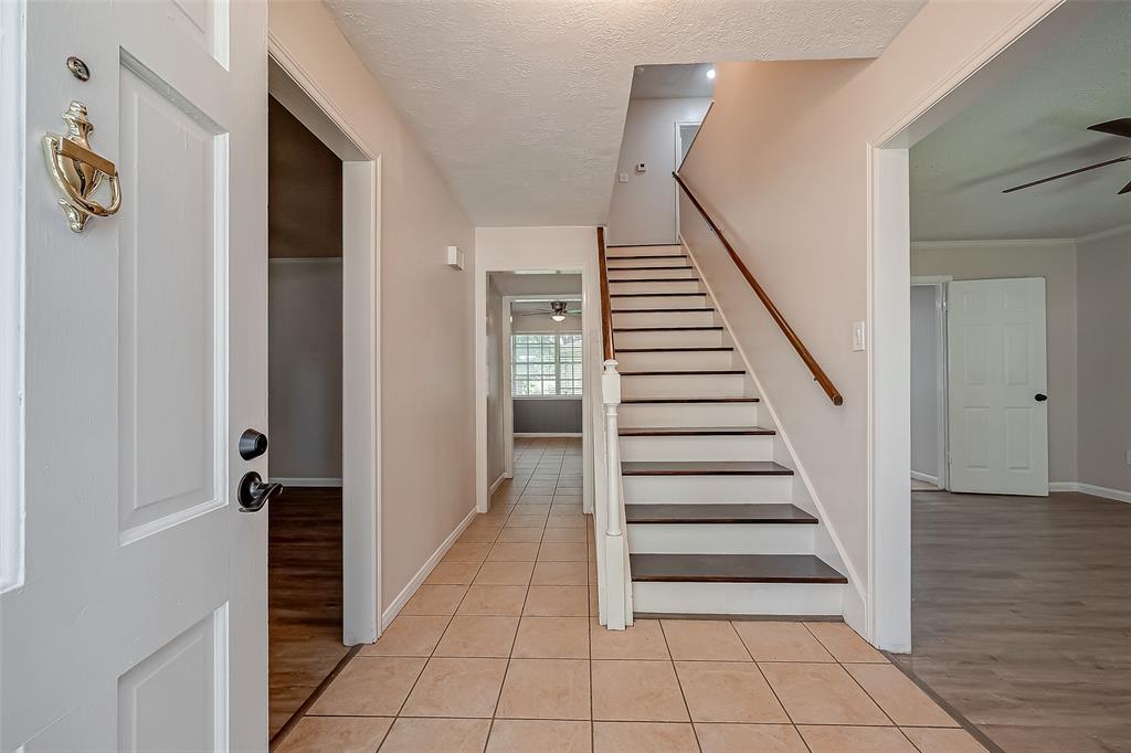 212 Palm Aire Drive, Friendswood, Texas image 3