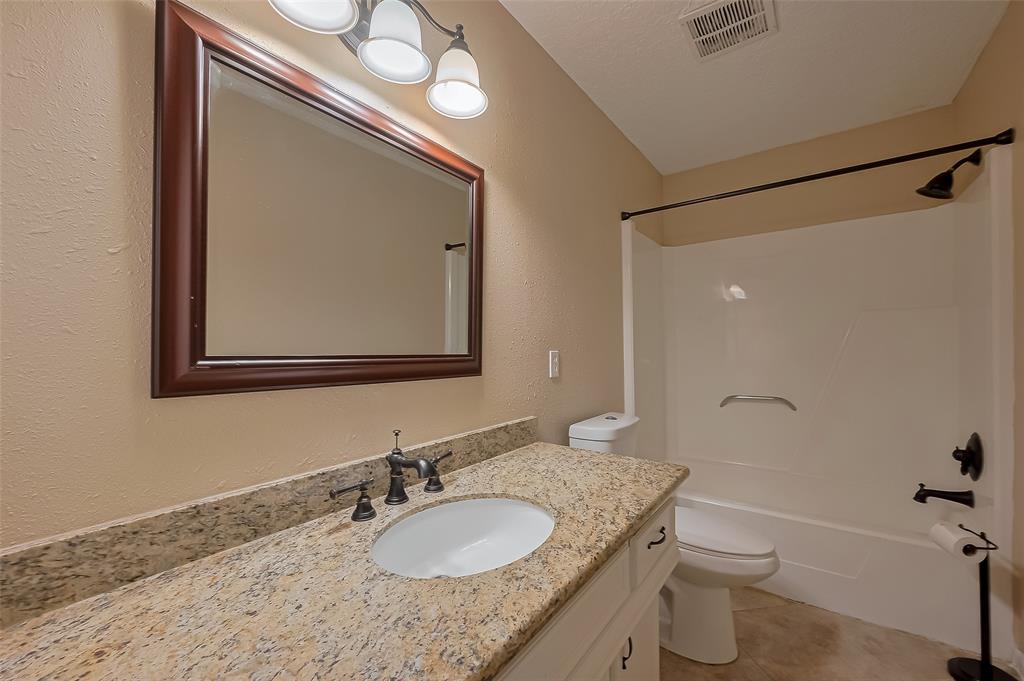 8 Riverwood Lane, Hempstead, Texas image 22