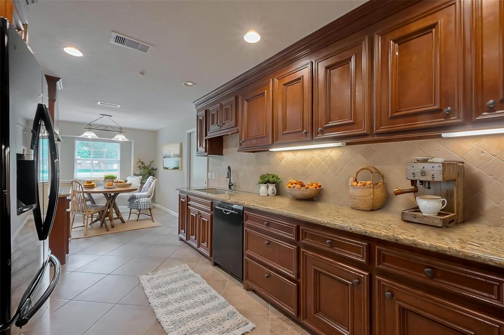 8 Riverwood Lane, Hempstead, Texas image 10