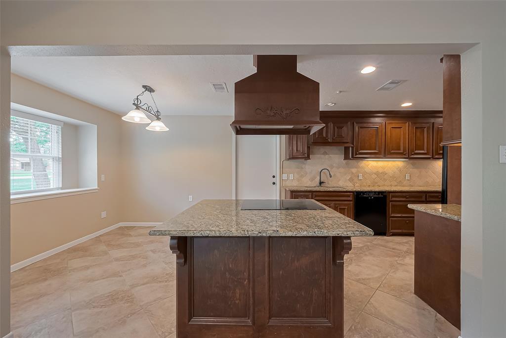 8 Riverwood Lane, Hempstead, Texas image 12