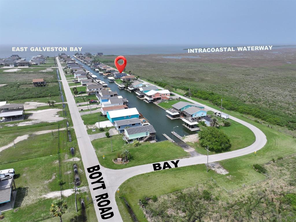 1221 Bay Street, Crystal Beach, Texas image 4