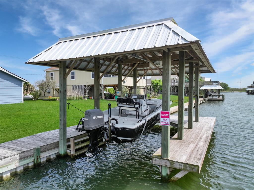 1221 Bay Street, Crystal Beach, Texas image 7