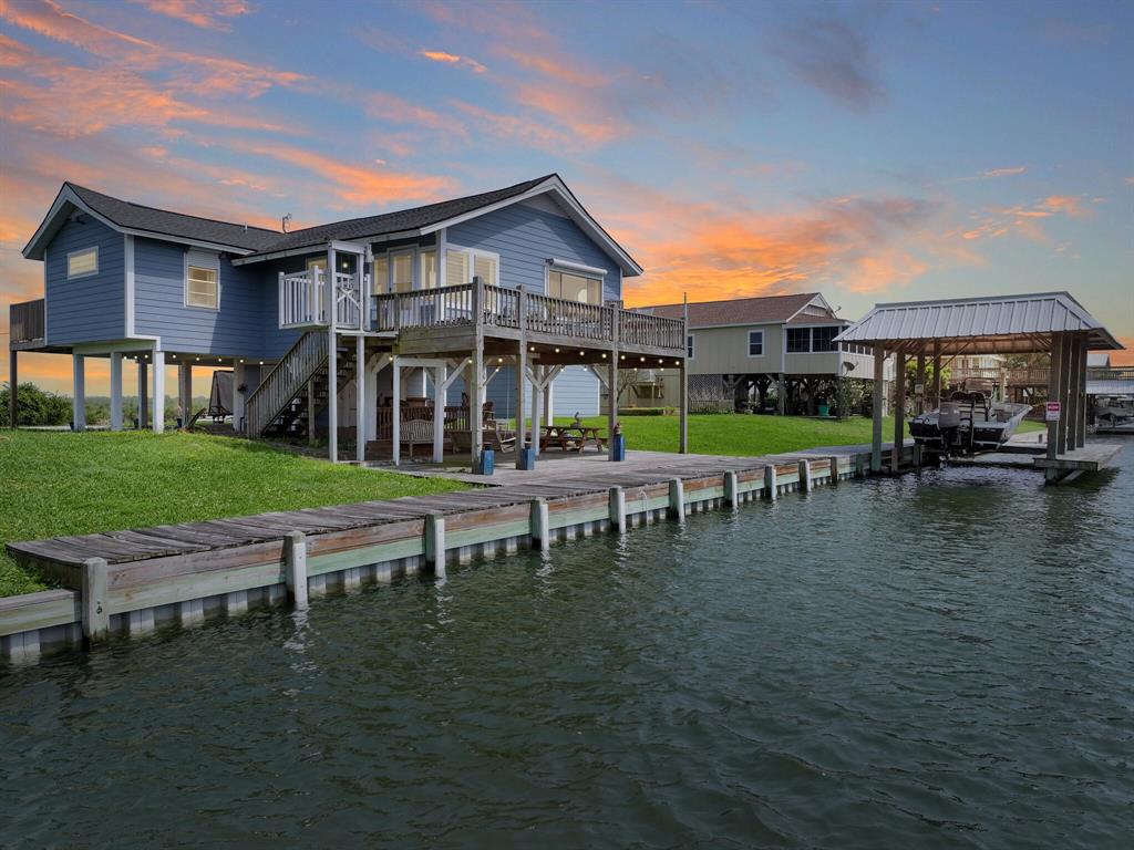 1221 Bay Street, Crystal Beach, Texas image 1