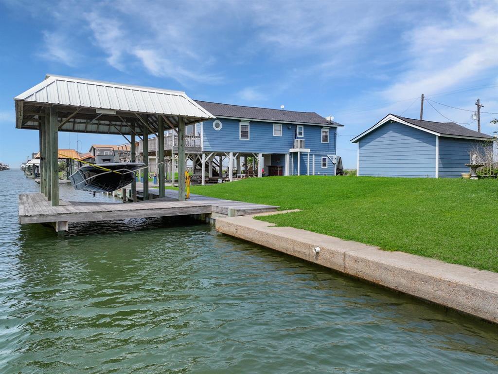 1221 Bay Street, Crystal Beach, Texas image 8