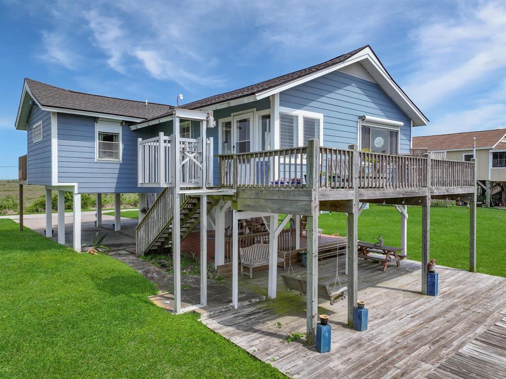 1221 Bay Street, Crystal Beach, Texas image 5