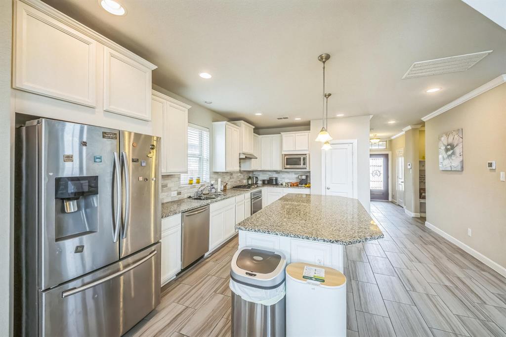 3407 Bay Drive, Rosharon, Texas image 8