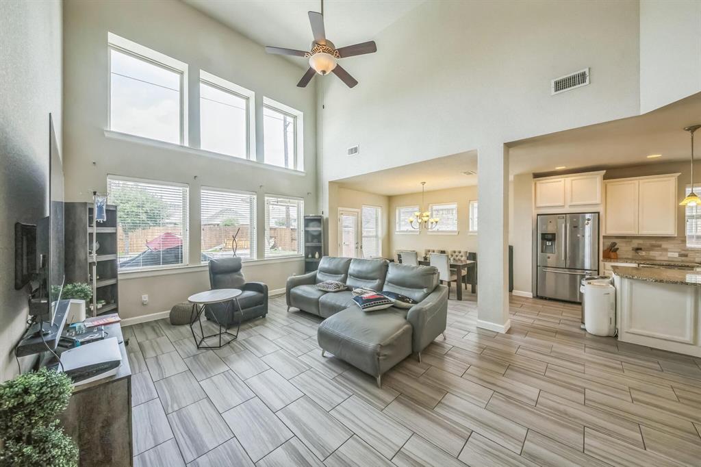 3407 Bay Drive, Rosharon, Texas image 2