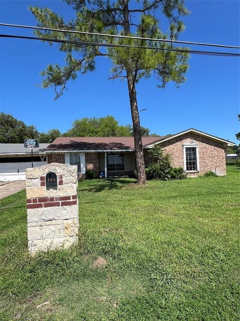 A home in Yoakum