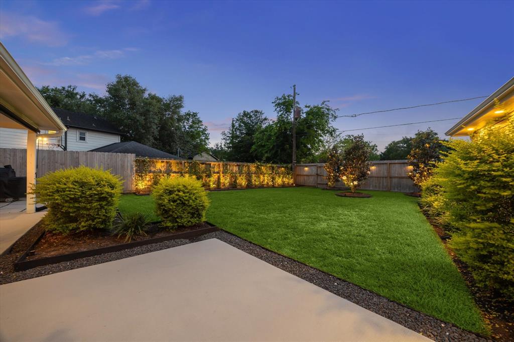 5623 Oak Trail Lane, Houston, Texas image 45