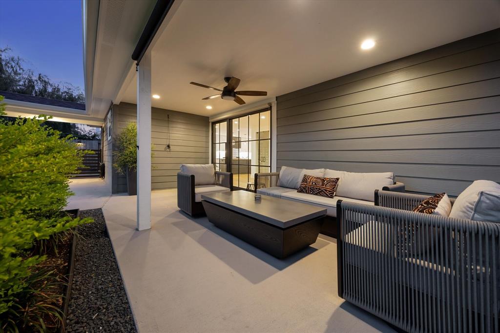 5623 Oak Trail Lane, Houston, Texas image 42