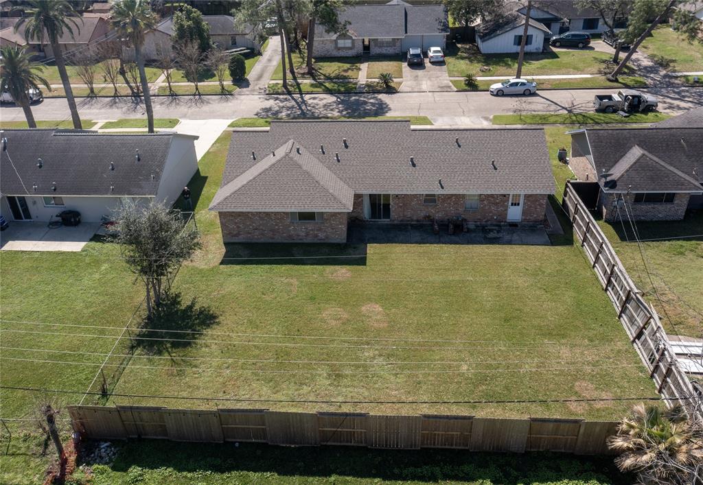 10447 Quiet Hill Road, La Porte, Texas image 3