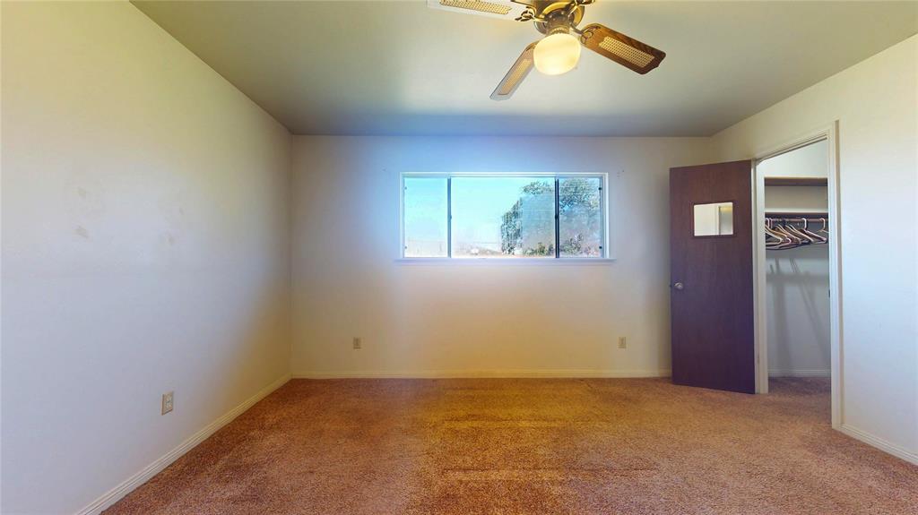 10447 Quiet Hill Road, La Porte, Texas image 38