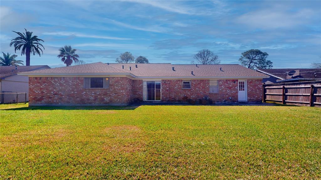 10447 Quiet Hill Road, La Porte, Texas image 48
