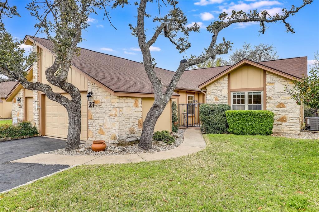 27 Oaks Place, Lago Vista, Texas image 1