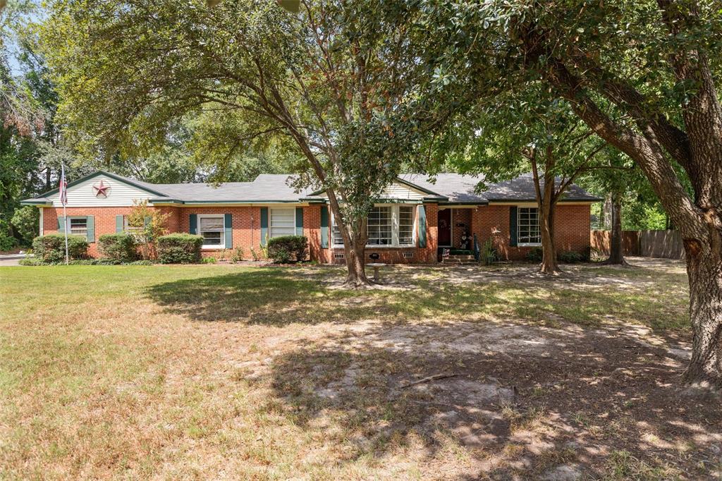 802 Wildbriar Drive, Lufkin, Texas image 2