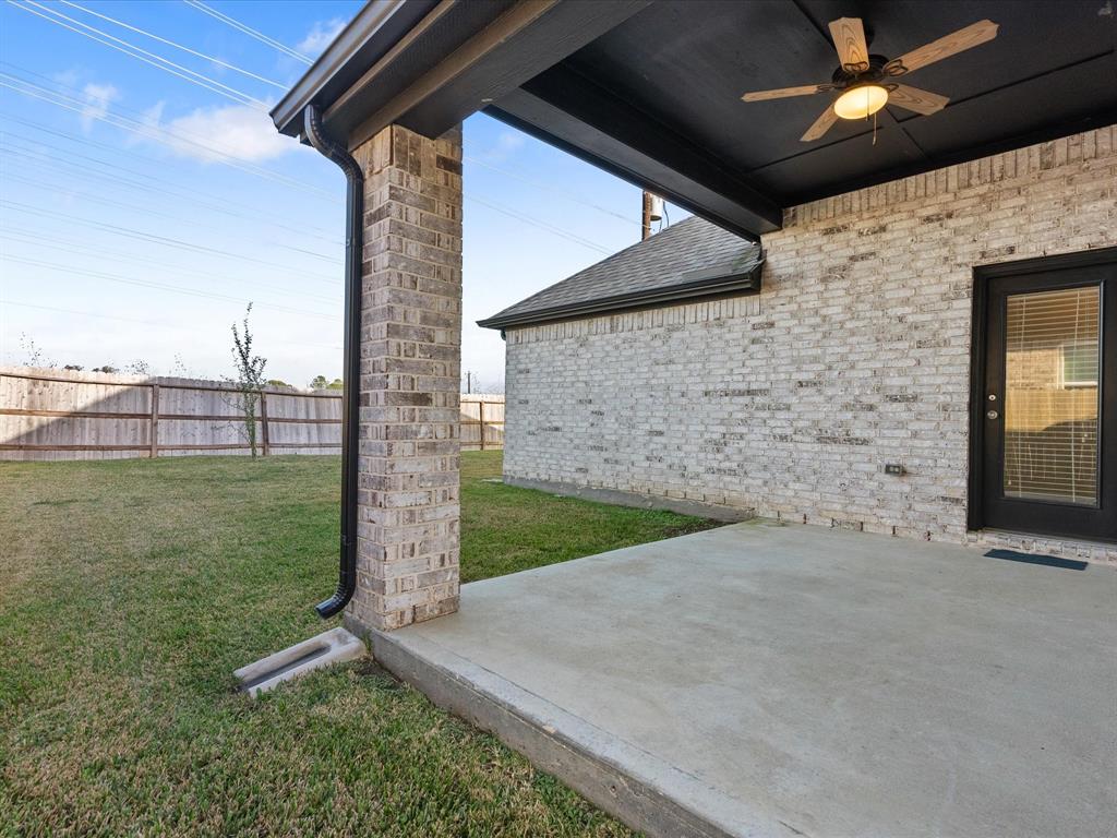 2613 Pines Trace Lane, League City, Texas image 18