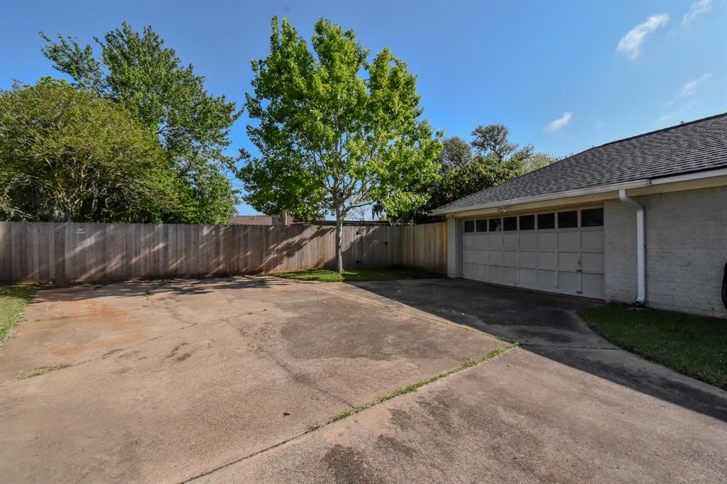 60 Wedgewood Court, Lake Jackson, Texas image 3