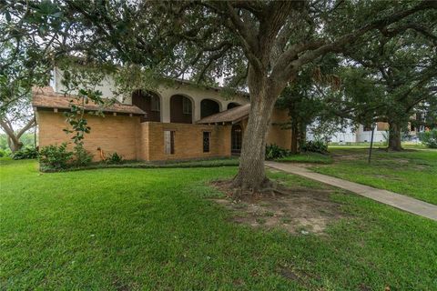 A home in Nassau Bay