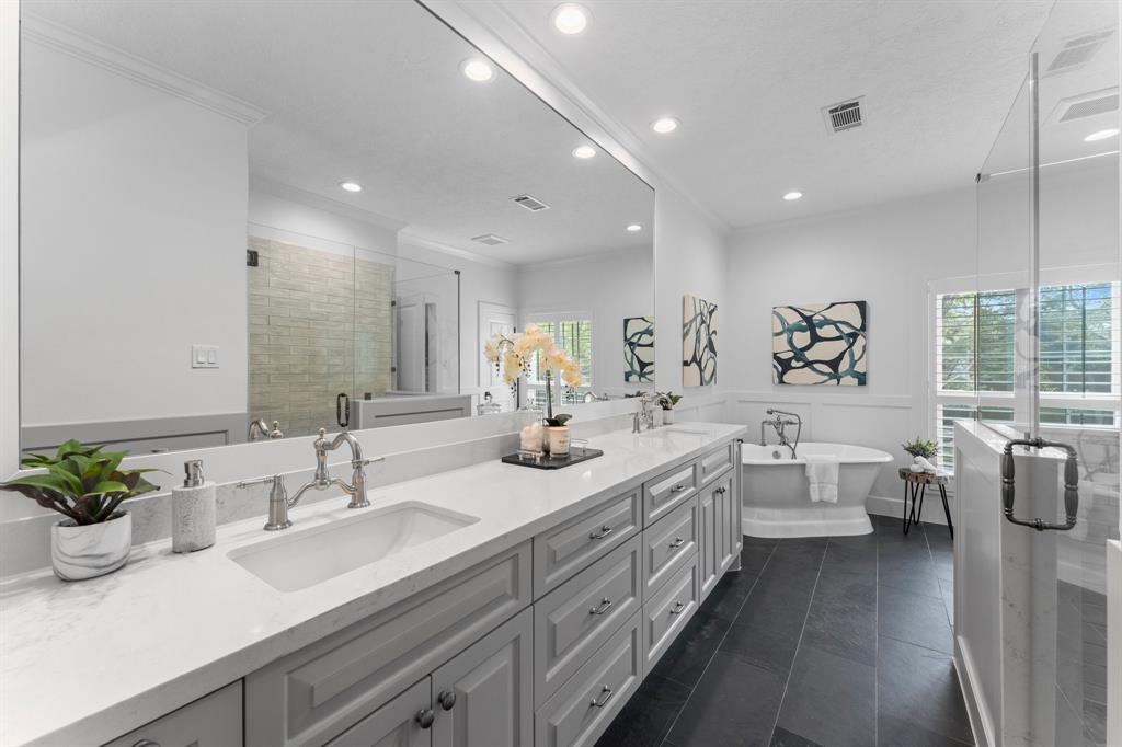 184 W Shadowpoint Circle, The Woodlands, Texas image 39