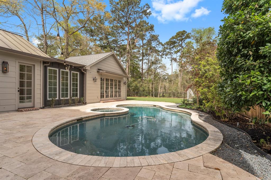 184 W Shadowpoint Circle, The Woodlands, Texas image 44