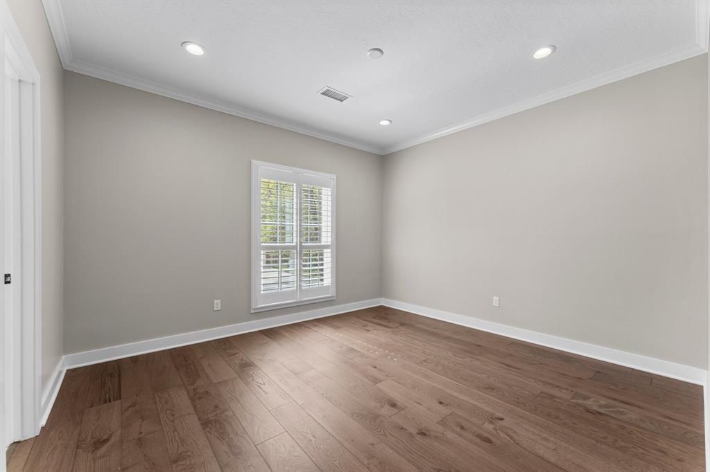 184 W Shadowpoint Circle, The Woodlands, Texas image 27